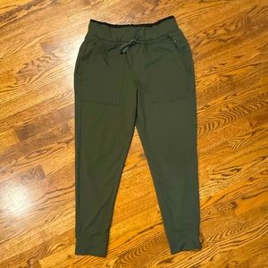 DICK’S SPORTING GOODS BRAND OLIVE GREEN DRAWSTRING JOGGERS- SIZE M